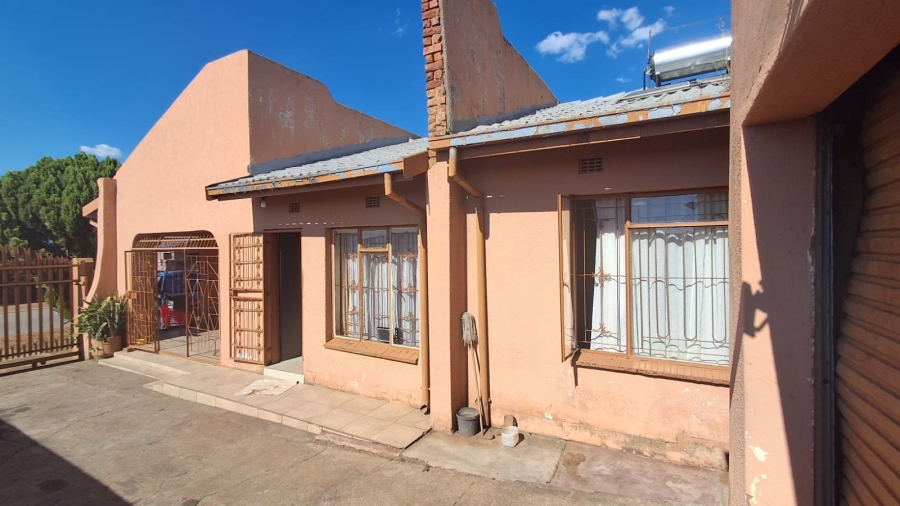 To Let 4 Bedroom Property for Rent in Soshanguve BB Gauteng
