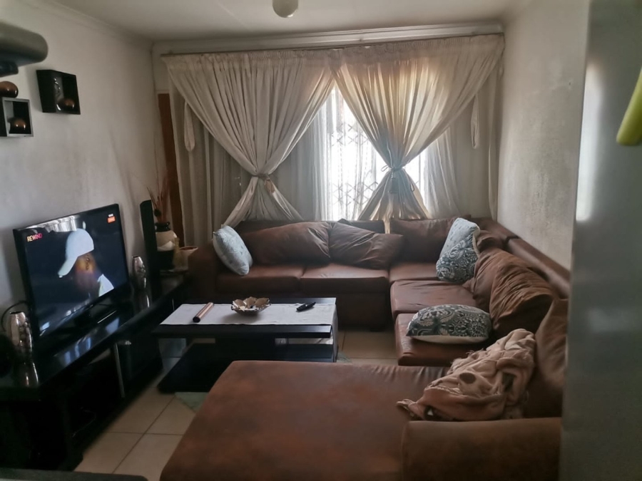 2 Bedroom Property for Sale in Windmill Park Gauteng