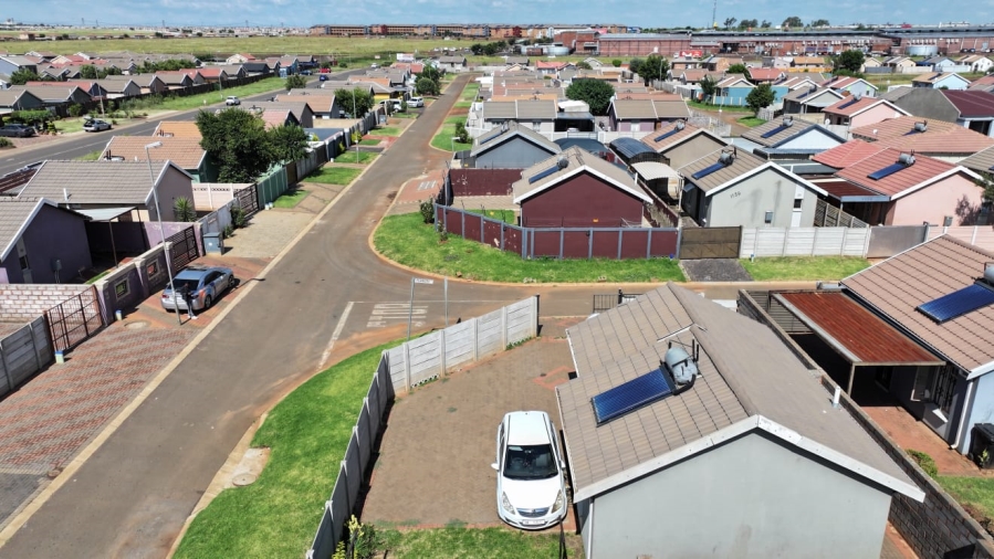 2 Bedroom Property for Sale in Palm Ridge Gauteng