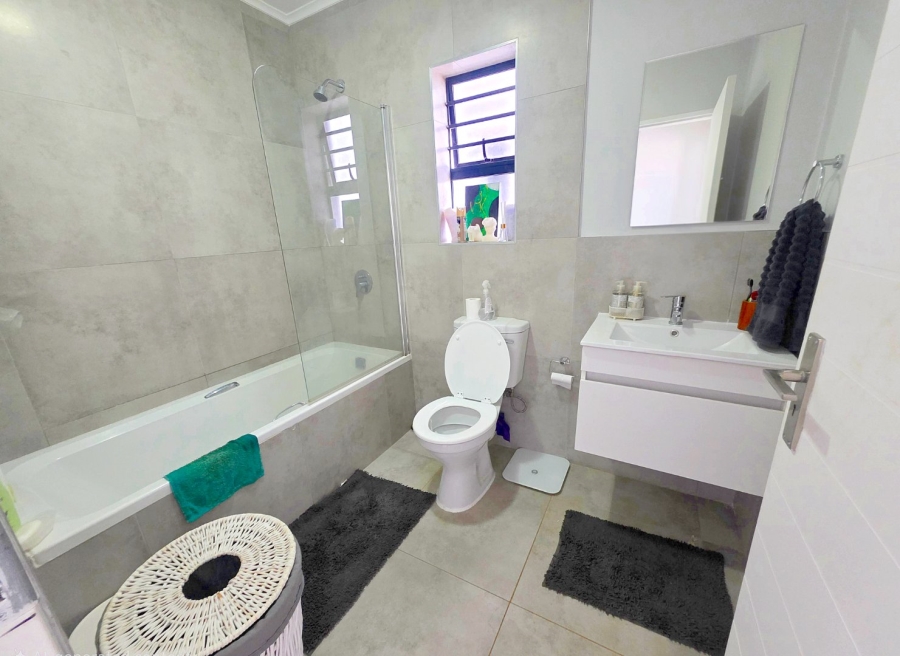 2 Bedroom Property for Sale in Parkhaven Gauteng