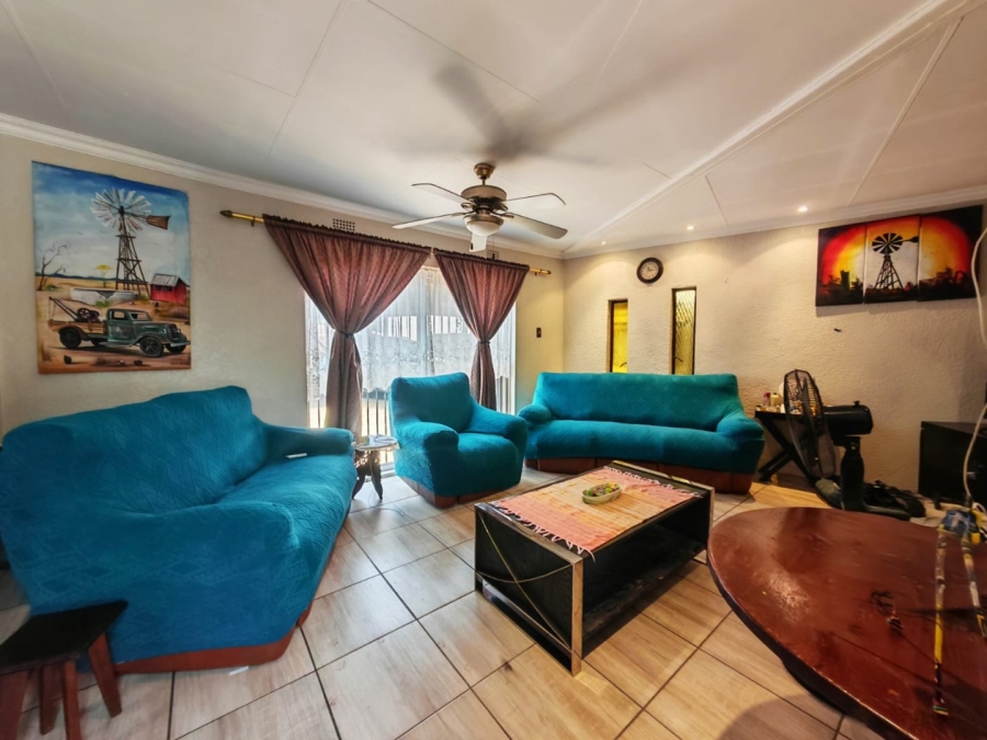 3 Bedroom Property for Sale in Farrarmere Gauteng