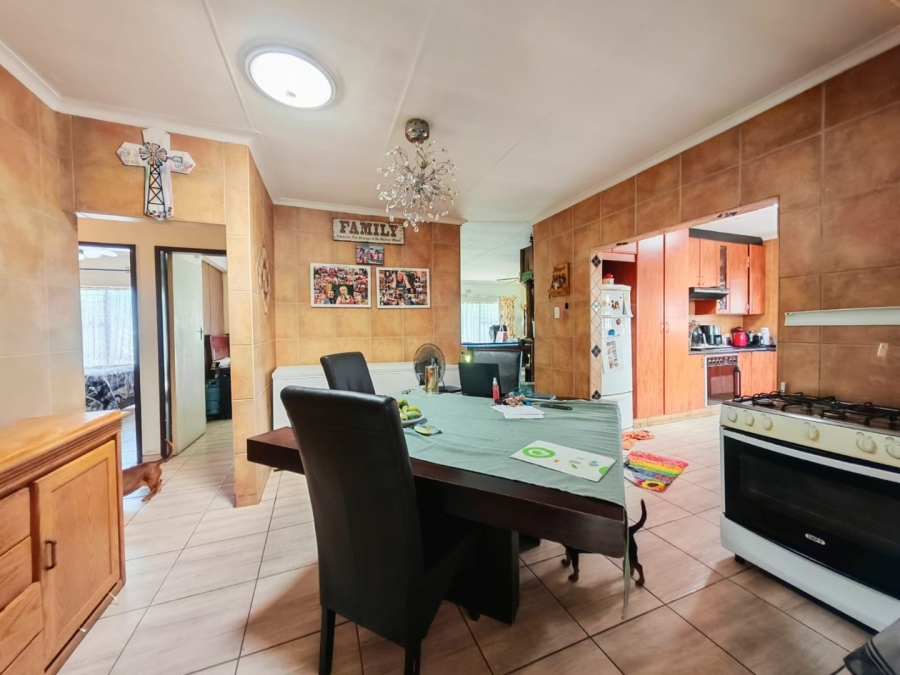 3 Bedroom Property for Sale in Farrarmere Gauteng