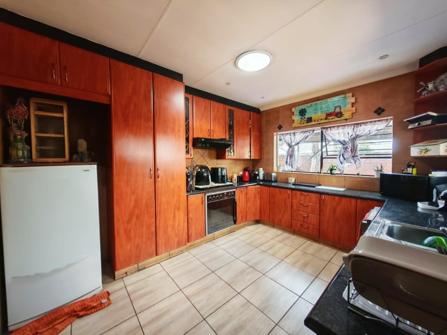 3 Bedroom Property for Sale in Farrarmere Gauteng