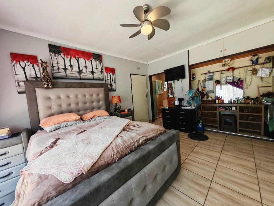 3 Bedroom Property for Sale in Farrarmere Gauteng