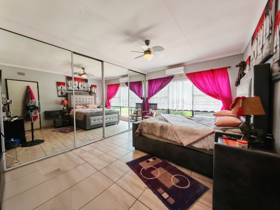 3 Bedroom Property for Sale in Farrarmere Gauteng