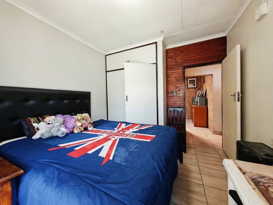 3 Bedroom Property for Sale in Farrarmere Gauteng