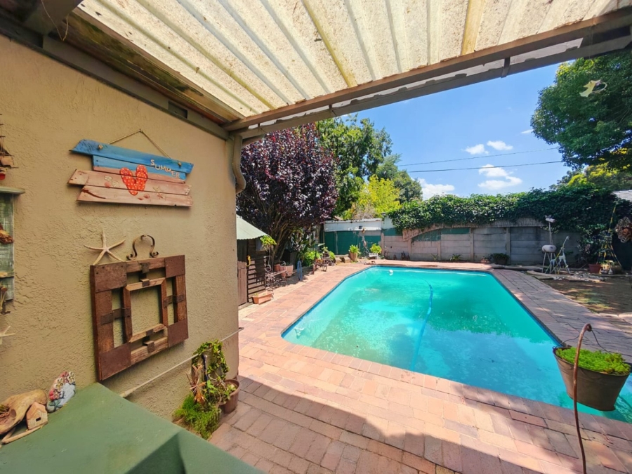 3 Bedroom Property for Sale in Farrarmere Gauteng