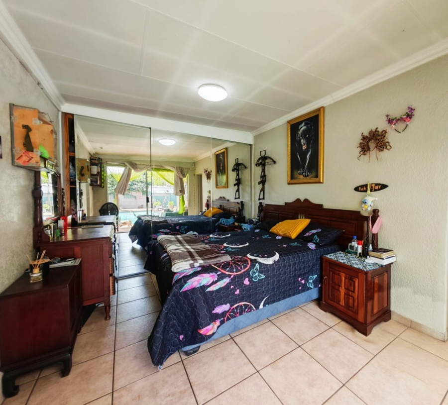 3 Bedroom Property for Sale in Farrarmere Gauteng