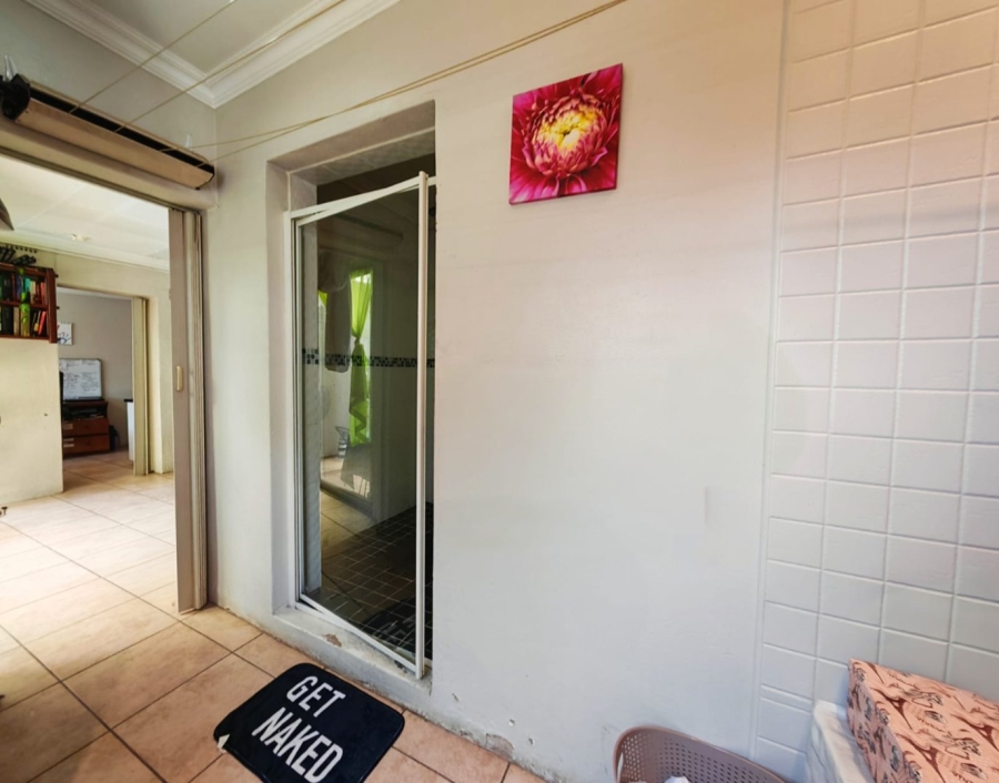 3 Bedroom Property for Sale in Farrarmere Gauteng