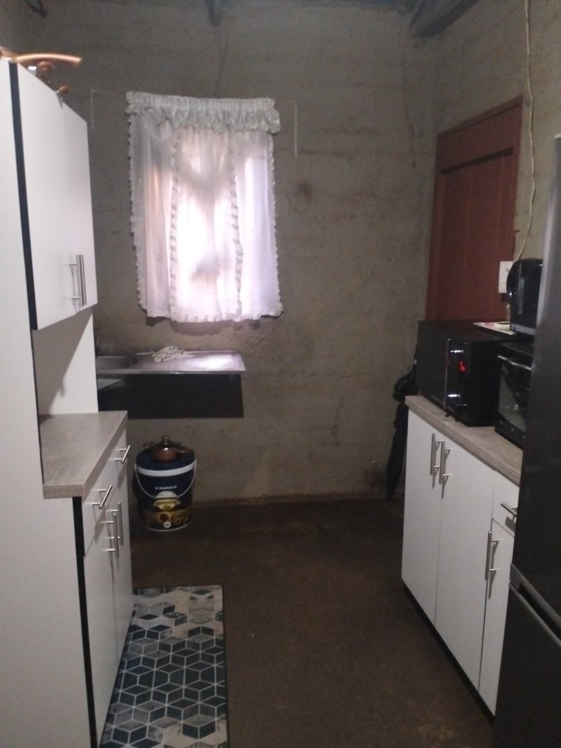 2 Bedroom Property for Sale in Etwatwa Gauteng