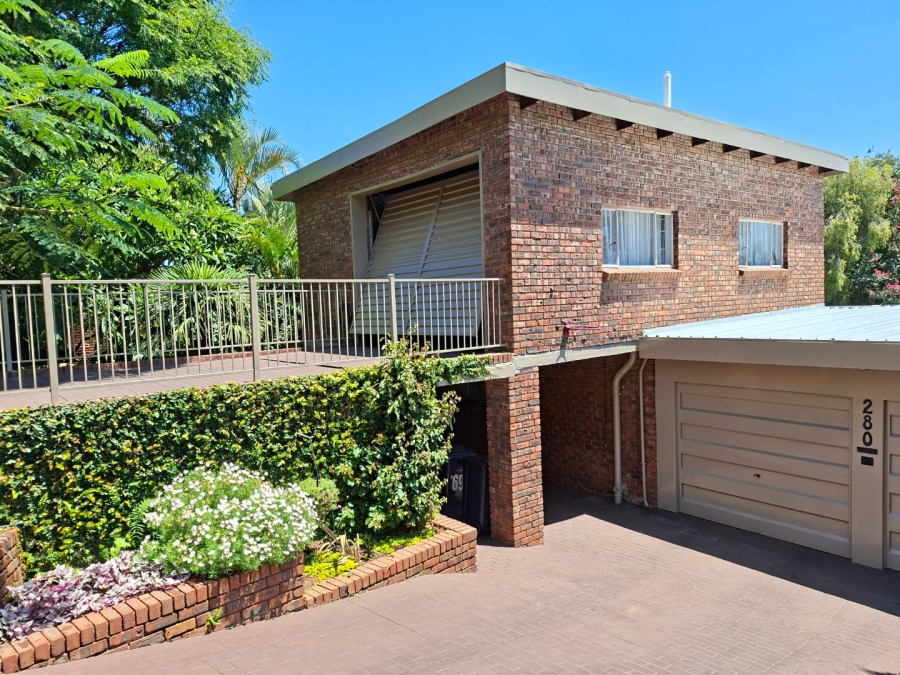  Bedroom Property for Sale in Sinoville Gauteng