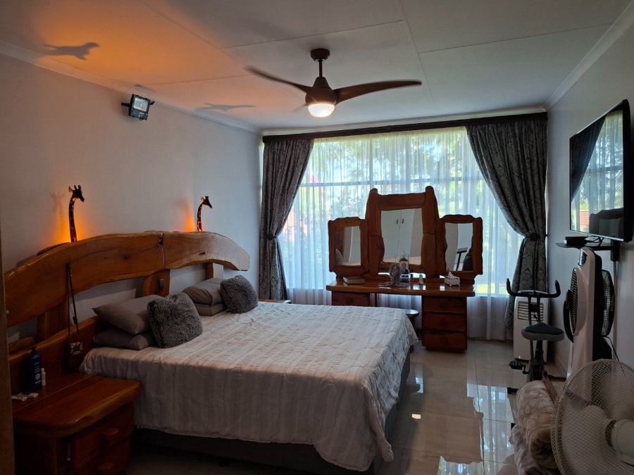  Bedroom Property for Sale in Sinoville Gauteng