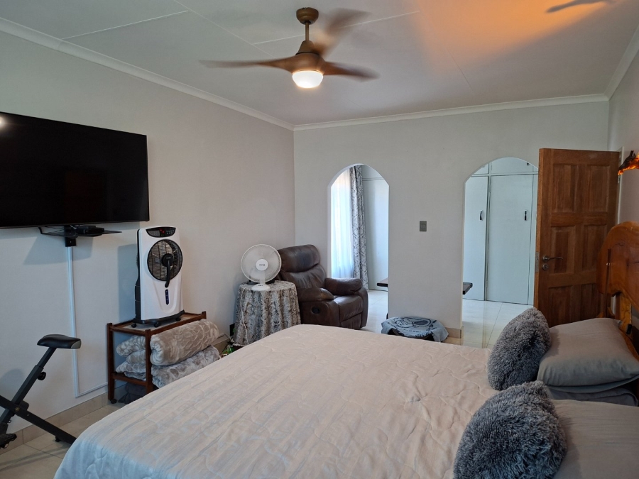  Bedroom Property for Sale in Sinoville Gauteng
