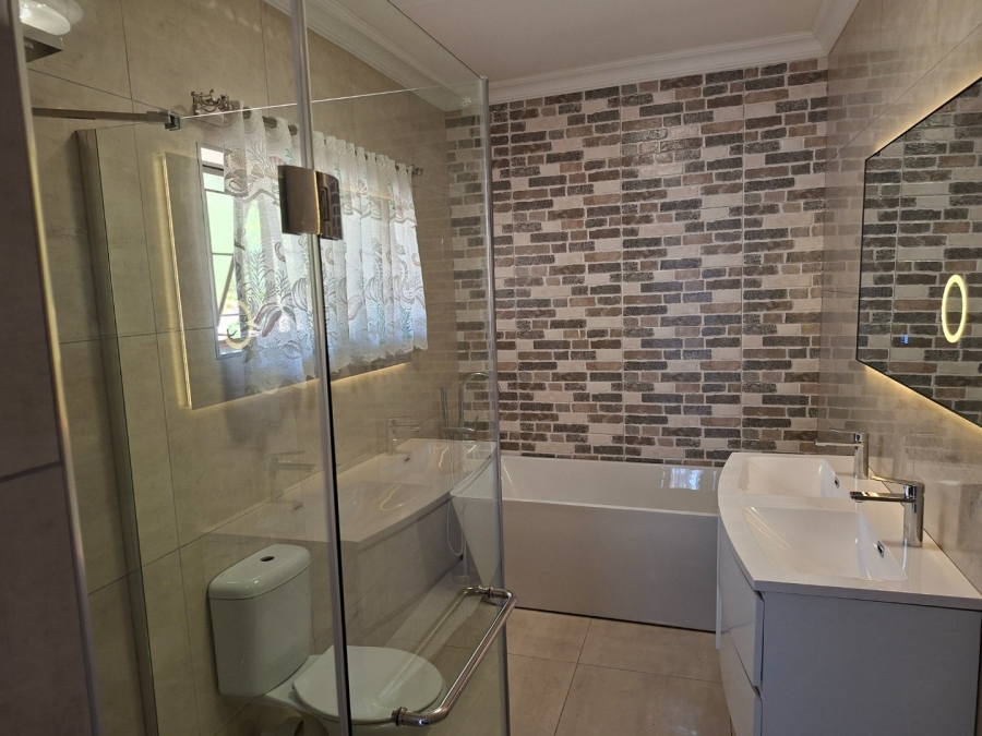  Bedroom Property for Sale in Sinoville Gauteng