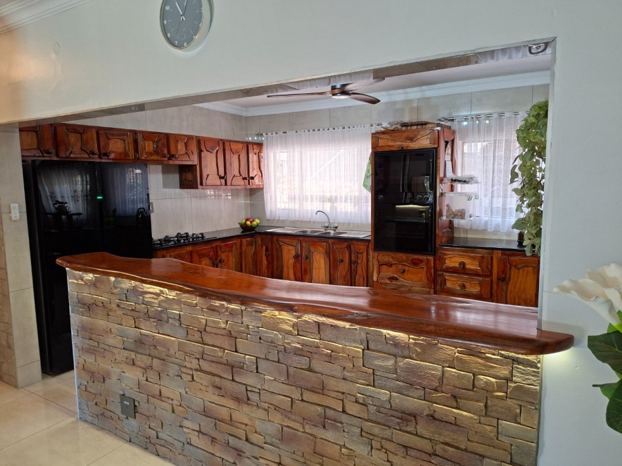  Bedroom Property for Sale in Sinoville Gauteng