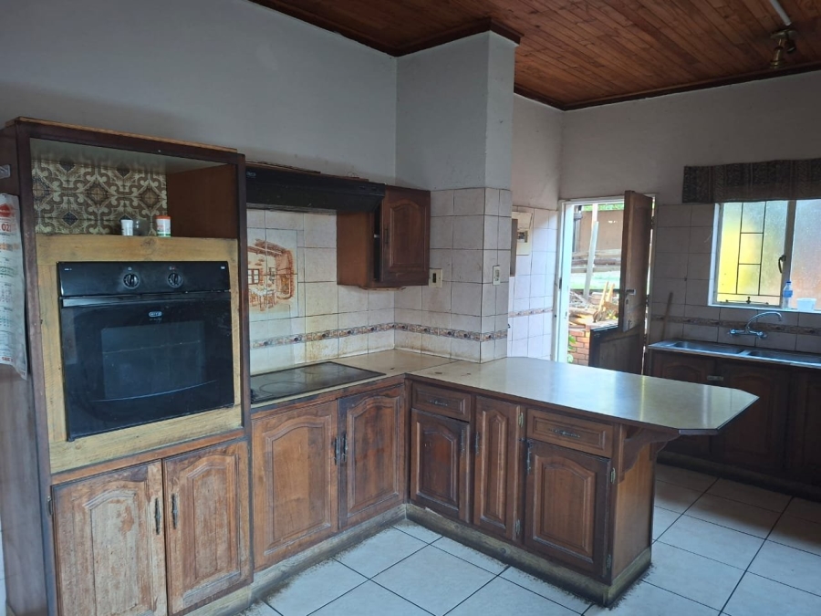  Bedroom Property for Sale in Magaliesmoot AH Gauteng