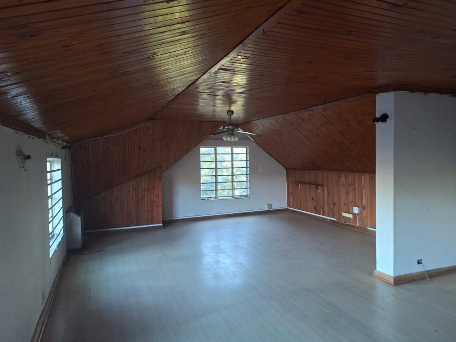  Bedroom Property for Sale in Magaliesmoot AH Gauteng