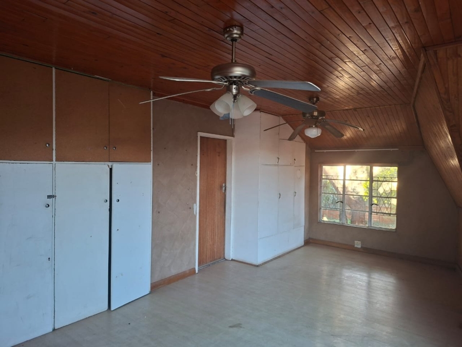  Bedroom Property for Sale in Magaliesmoot AH Gauteng