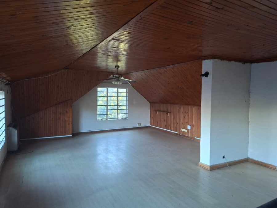  Bedroom Property for Sale in Magaliesmoot AH Gauteng