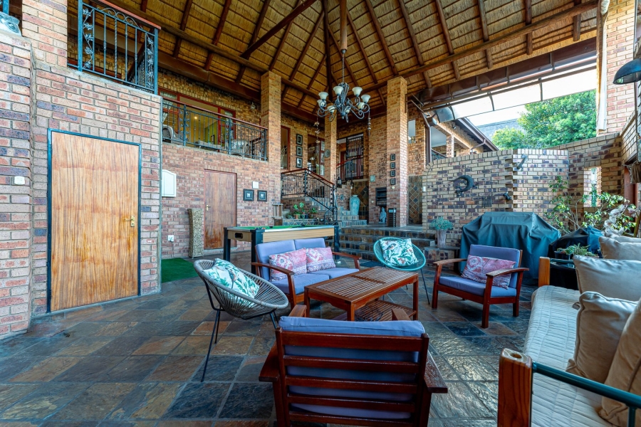 5 Bedroom Property for Sale in Helderkruin Gauteng