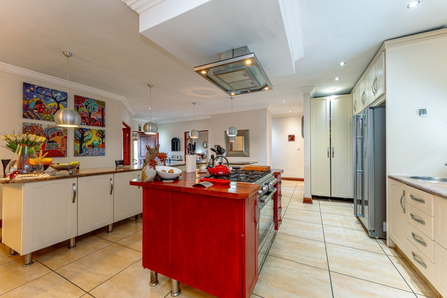 5 Bedroom Property for Sale in Helderkruin Gauteng