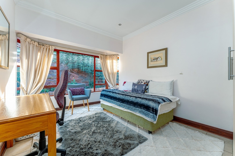 5 Bedroom Property for Sale in Helderkruin Gauteng