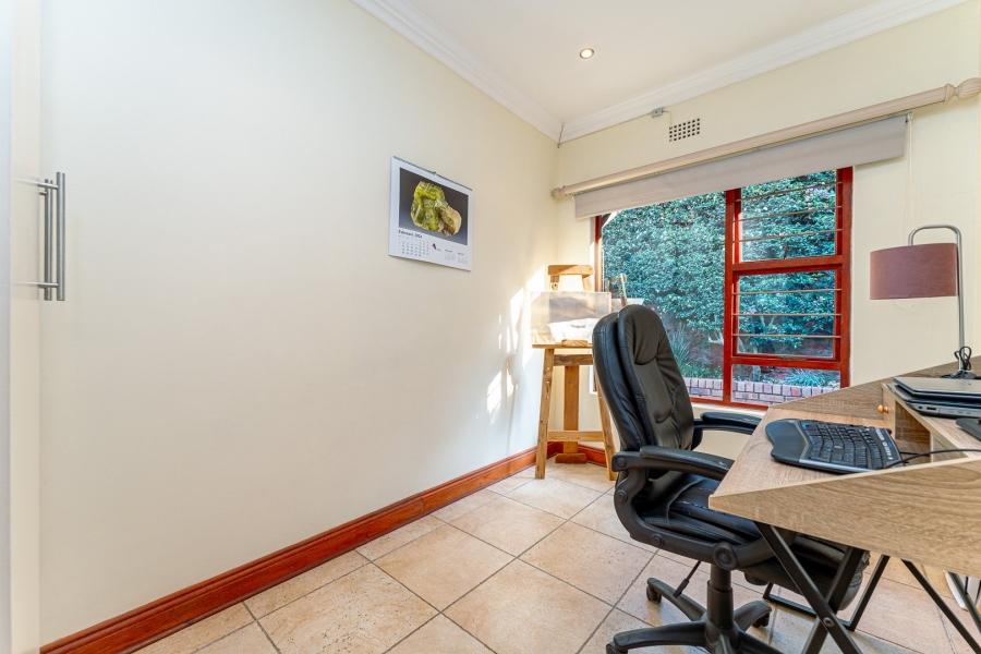 5 Bedroom Property for Sale in Helderkruin Gauteng