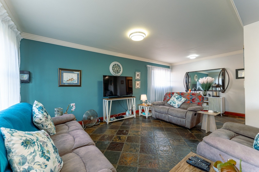 5 Bedroom Property for Sale in Helderkruin Gauteng