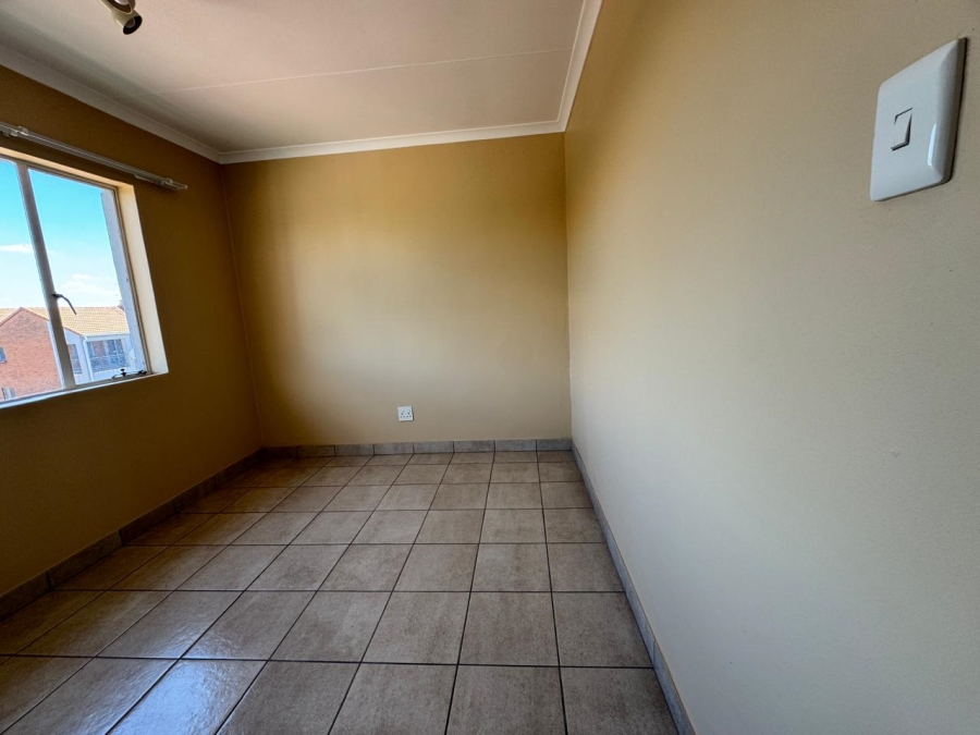 2 Bedroom Property for Sale in Vorna Valley Gauteng