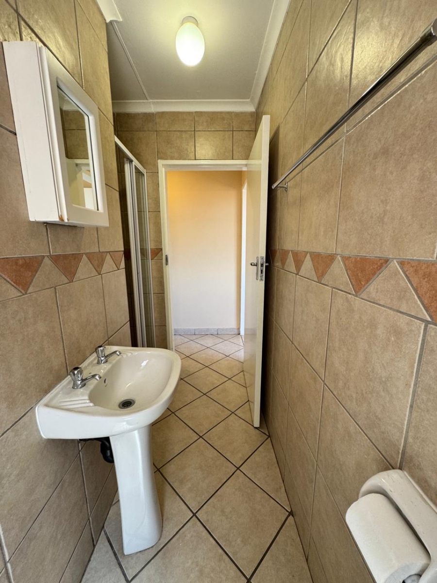 2 Bedroom Property for Sale in Vorna Valley Gauteng