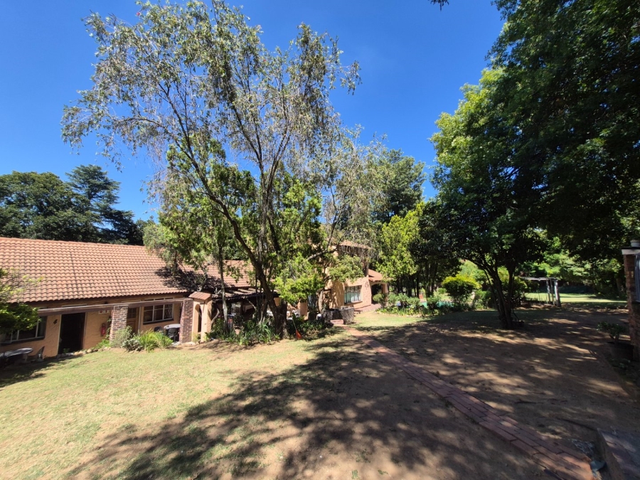8 Bedroom Property for Sale in Ferndale Gauteng