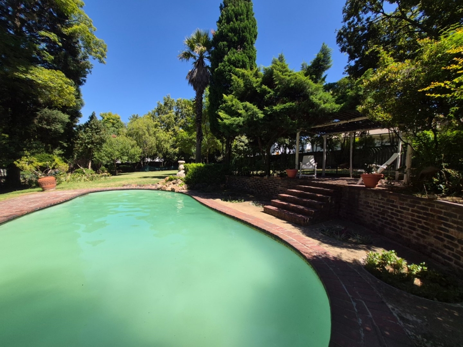 8 Bedroom Property for Sale in Ferndale Gauteng