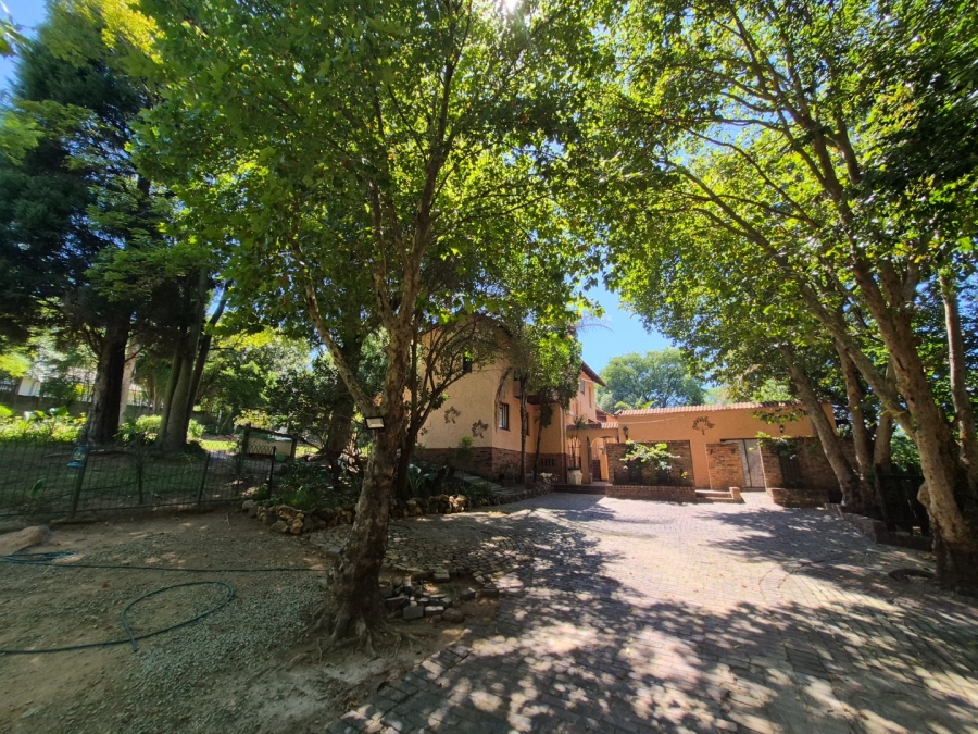 8 Bedroom Property for Sale in Ferndale Gauteng