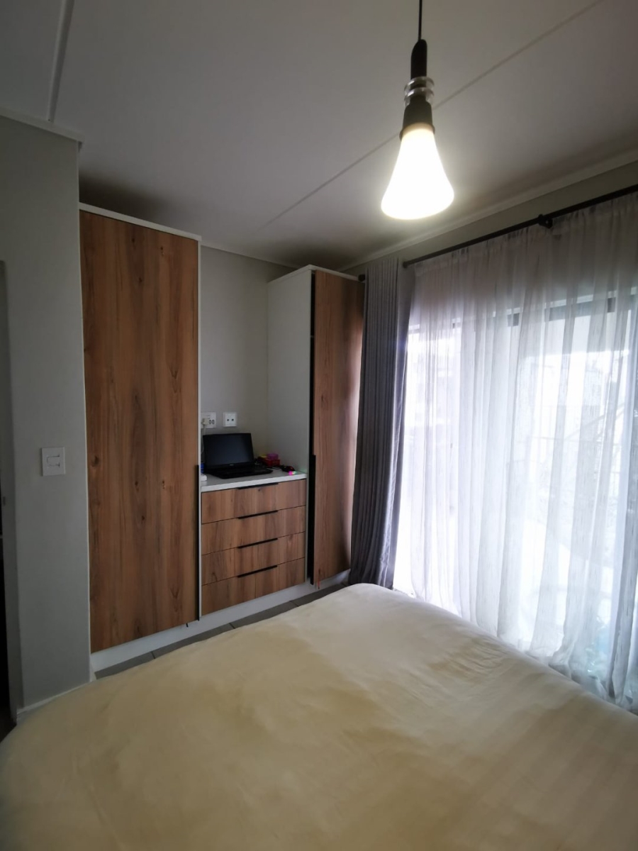To Let 2 Bedroom Property for Rent in Waterfall Gauteng