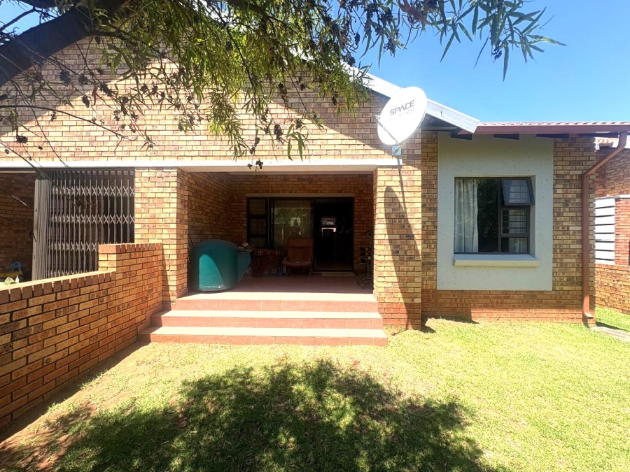 To Let 2 Bedroom Property for Rent in Bergbron Gauteng