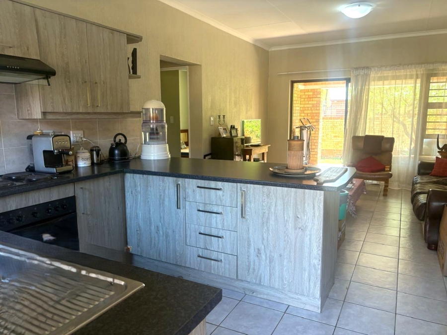 To Let 2 Bedroom Property for Rent in Bergbron Gauteng