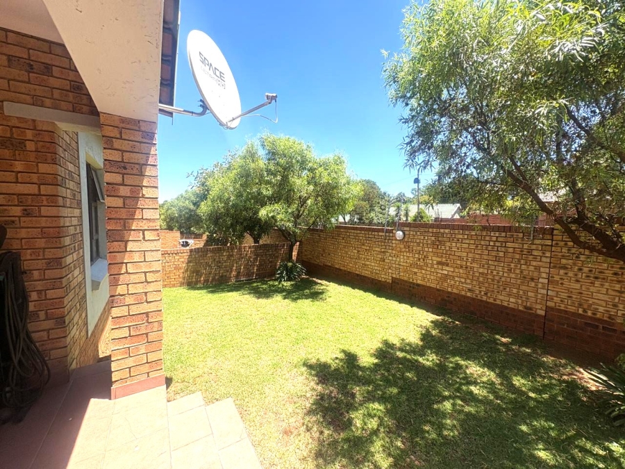 To Let 2 Bedroom Property for Rent in Bergbron Gauteng