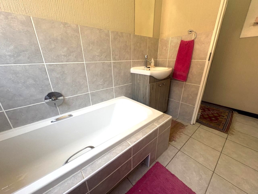 To Let 2 Bedroom Property for Rent in Bergbron Gauteng