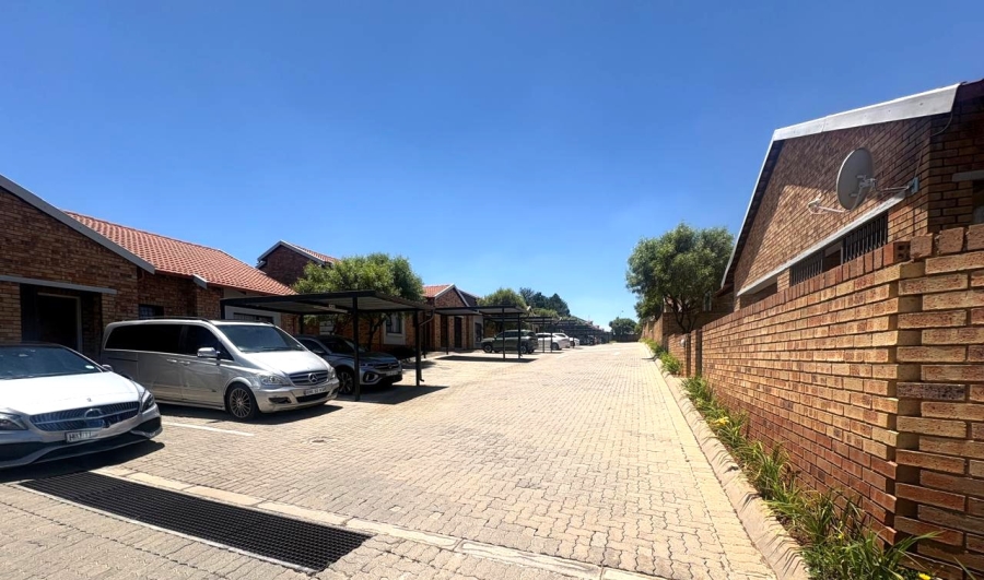 To Let 2 Bedroom Property for Rent in Bergbron Gauteng