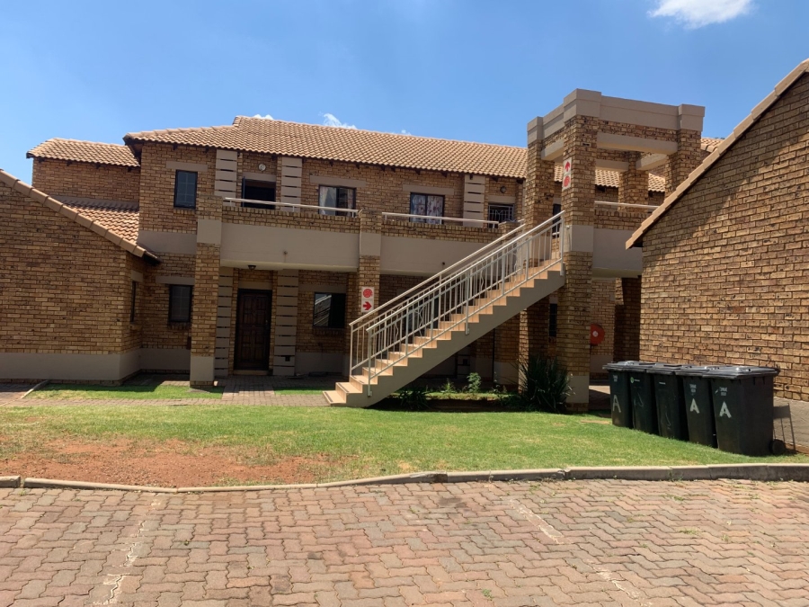 To Let 2 Bedroom Property for Rent in Monavoni Gauteng
