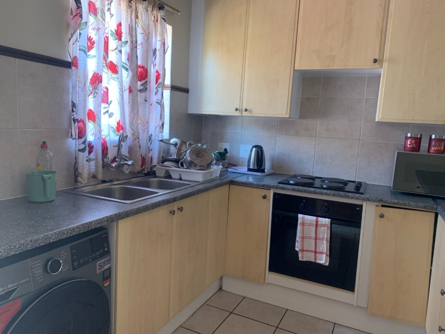 To Let 2 Bedroom Property for Rent in Monavoni Gauteng