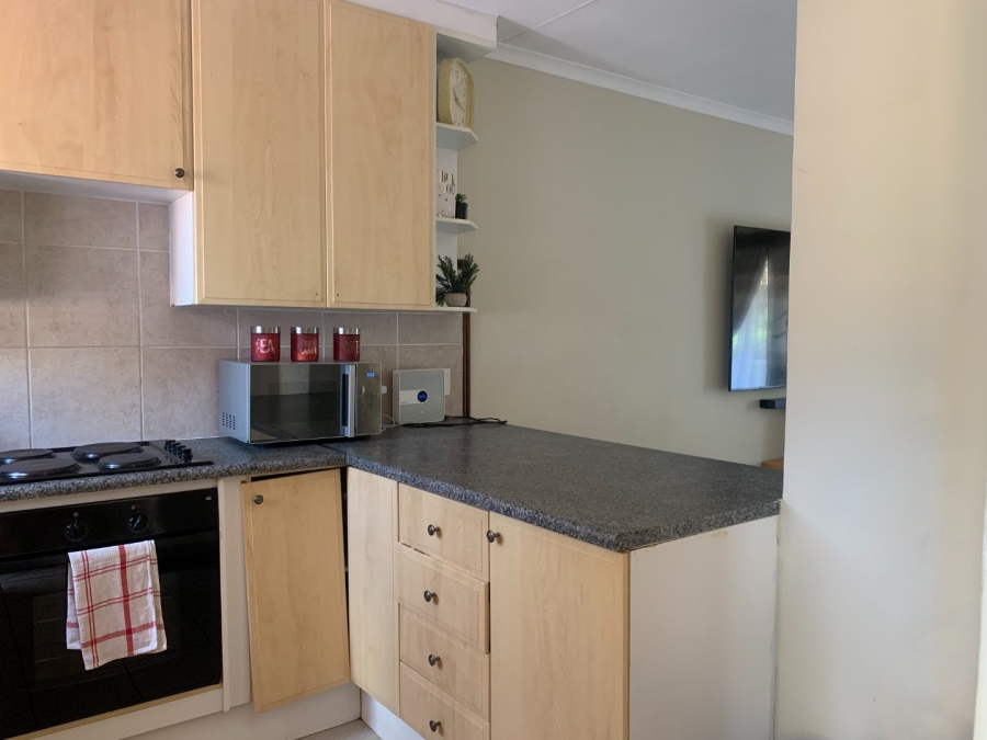 To Let 2 Bedroom Property for Rent in Monavoni Gauteng