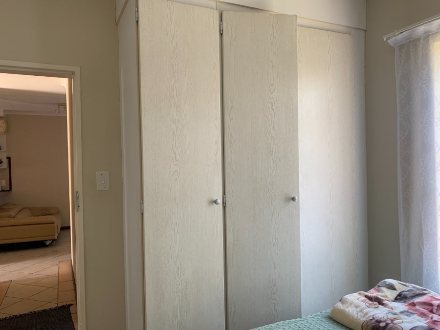 To Let 2 Bedroom Property for Rent in Monavoni Gauteng