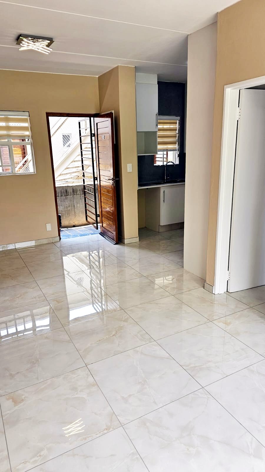 To Let 1 Bedroom Property for Rent in Upper Houghton Gauteng