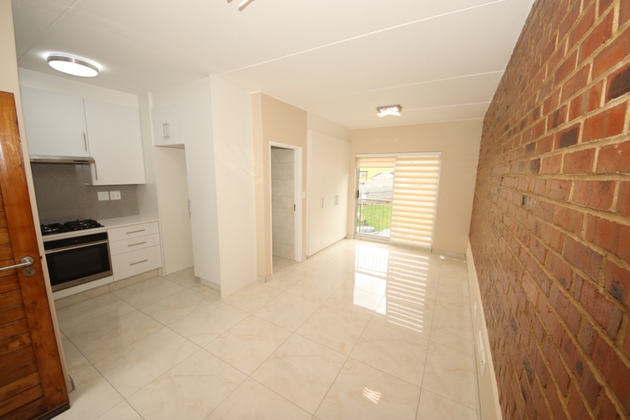 To Let 1 Bedroom Property for Rent in Upper Houghton Gauteng