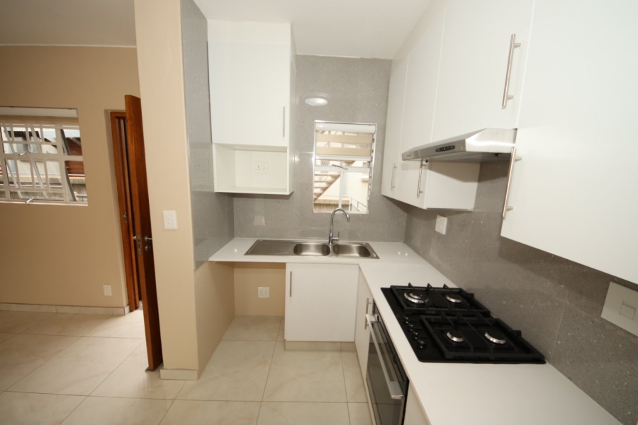 To Let 1 Bedroom Property for Rent in Upper Houghton Gauteng