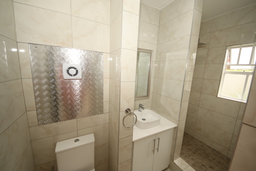 To Let 1 Bedroom Property for Rent in Upper Houghton Gauteng