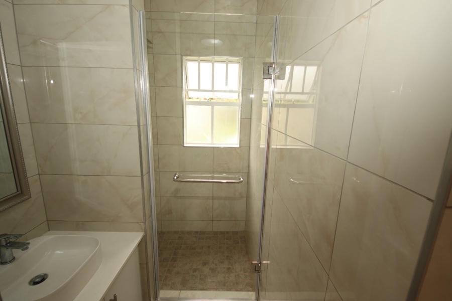 To Let 1 Bedroom Property for Rent in Upper Houghton Gauteng