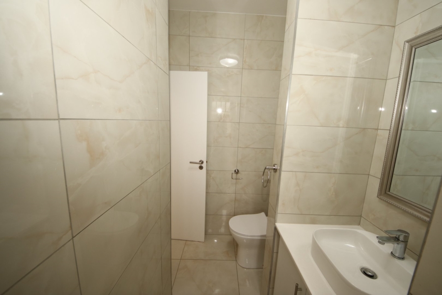 To Let 1 Bedroom Property for Rent in Upper Houghton Gauteng