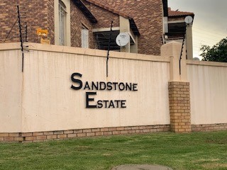 To Let 2 Bedroom Property for Rent in Monavoni Gauteng